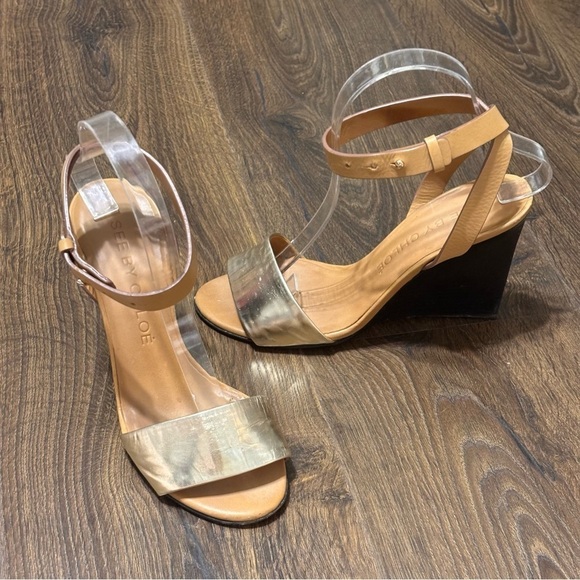 See by Chloe gold and tan wood wedge heel 6.5 - Picture 3 of 11